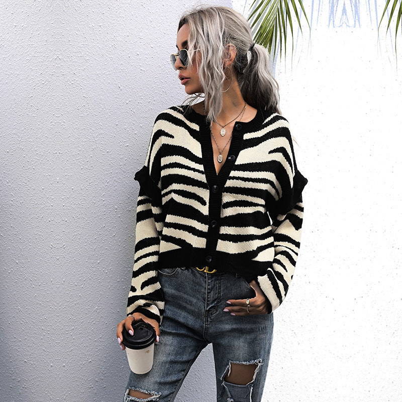 Knitted sweater jacket short contrasting striped cardigan short