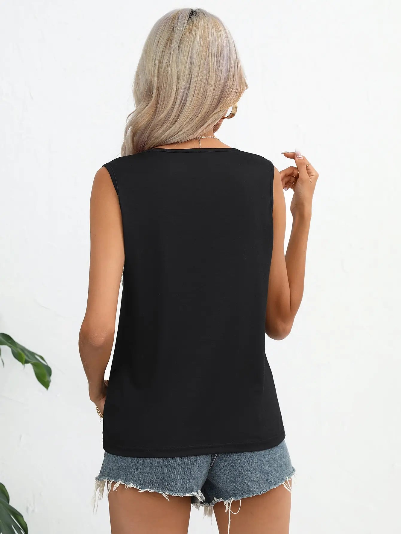 Good Quality Woman Top Breathable Summer Sleeveless T-Shirts For Multi-Occasion Wear