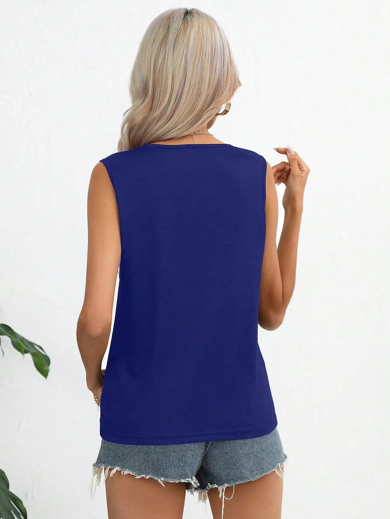 Good Quality Woman Top Breathable Summer Sleeveless T-Shirts For Multi-Occasion Wear