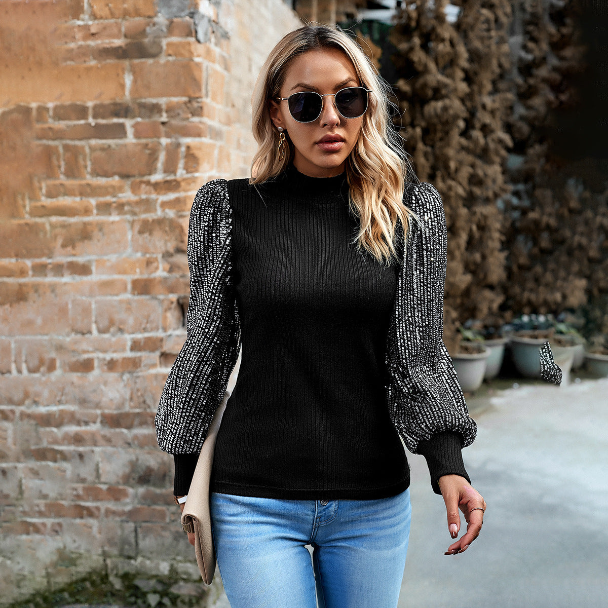 Semi-turtleneck long-sleeved sequined knitted top