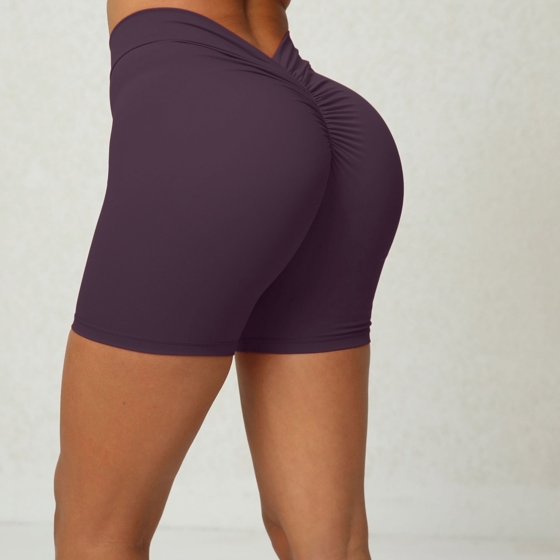 Back waist deep V-shaped wrinkles tight buttocks yoga shorts European and American new no-embarrassment line peach buttocks fitness shorts